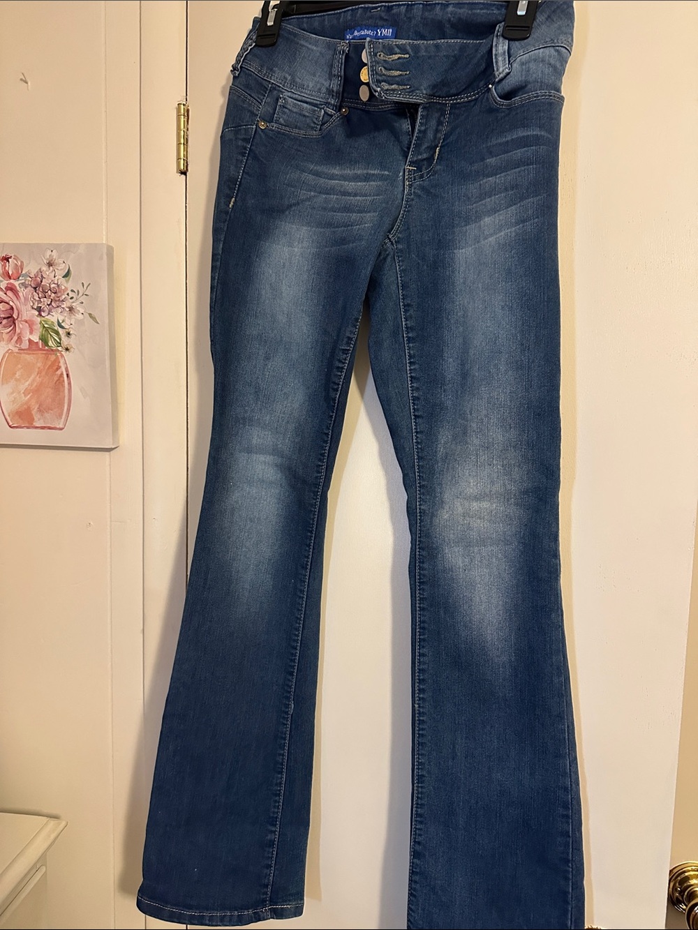 YMI Women's Flare Jeans in Medium Blue Wash